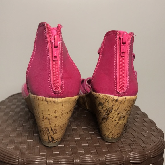 Shoes - Picture 3 of 4